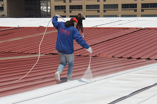 为何要定期对彩钢瓦屋面翻新？