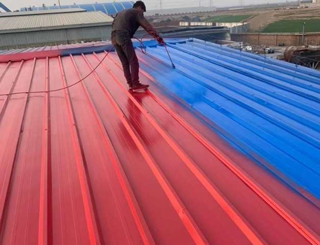 车间彩钢瓦喷涂翻新施工油漆一般要作业几次